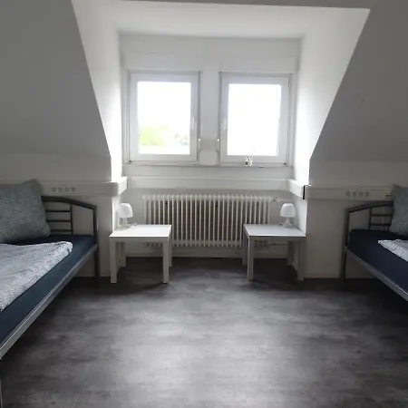 1 Monteurwohnung Messewohnung Bis 8 Personen Langenhagen Berliner Allee I Og Apartment *