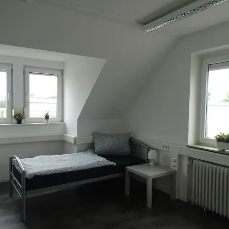 Apartment 1 Monteurwohnung Messewohnung Bis 8 Personen Langenhagen Berliner Allee I Og